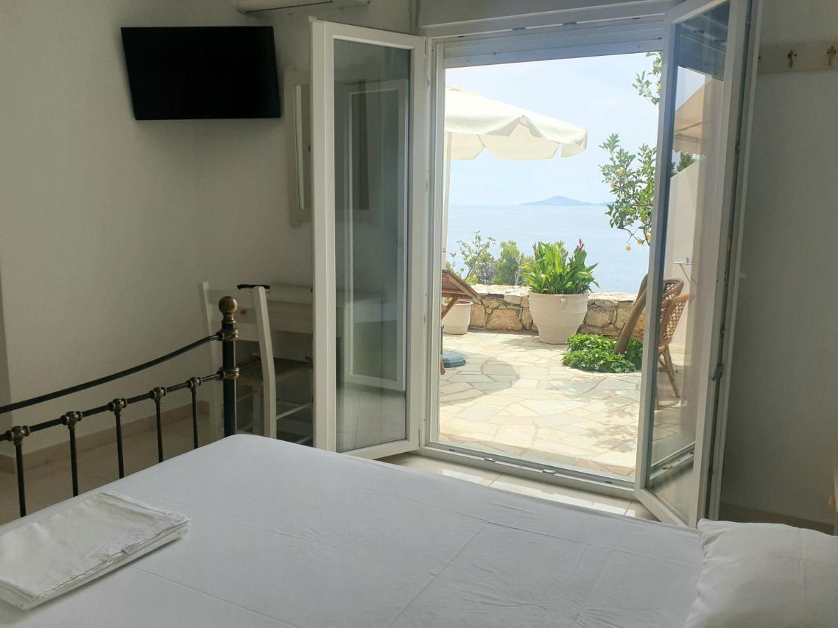 Pantheon Hotel Patitiri  Bagian luar foto