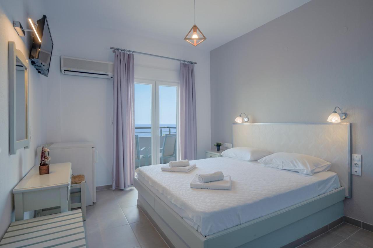 Pantheon Hotel Patitiri  Bagian luar foto