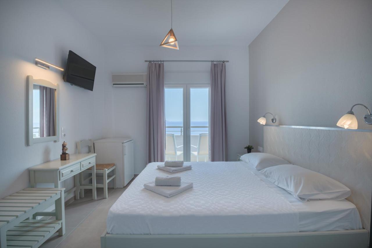 Pantheon Hotel Patitiri  Bagian luar foto