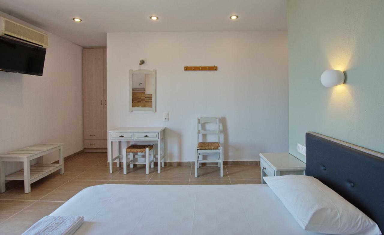 Pantheon Hotel Patitiri  Bagian luar foto